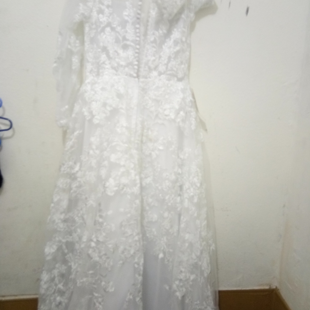 Cathy Daniels Elegant White Lace Long Sleeve Dress